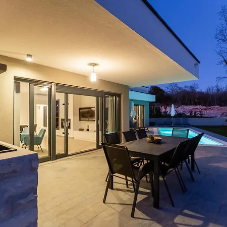 Tomaso Paradise וילה