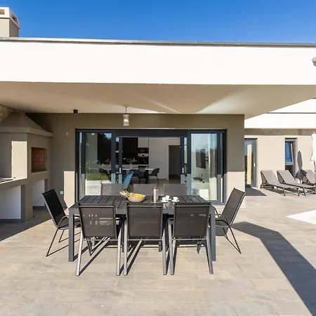 וילה Tomaso Paradise קרניצה