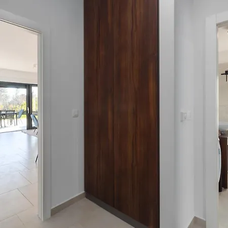 Tomaso Paradise * קרניצה