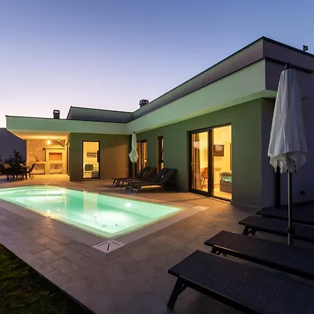 וילה Tomaso Paradise קרניצה