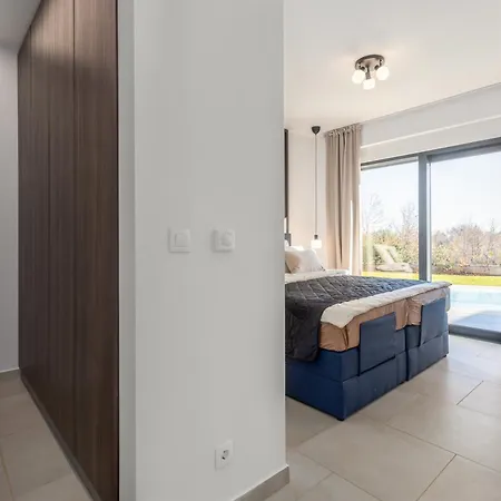 Tomaso Paradise * קרניצה