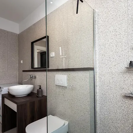 Tomaso Paradise * קרניצה