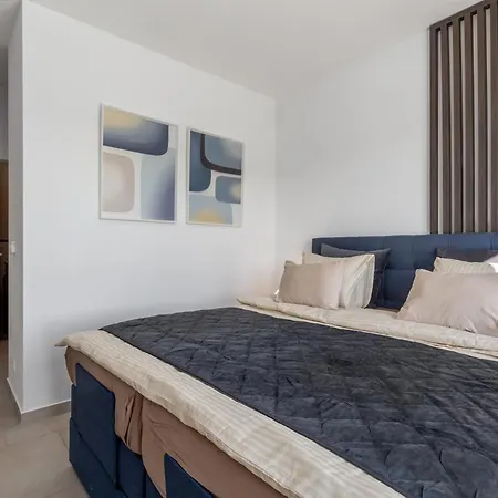 Tomaso Paradise * קרניצה