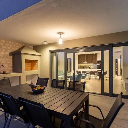 Tomaso Paradise קרניצה