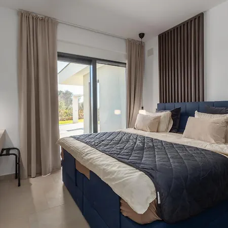 Tomaso Paradise קרניצה