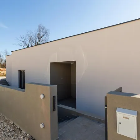 Tomaso Paradise קרניצה