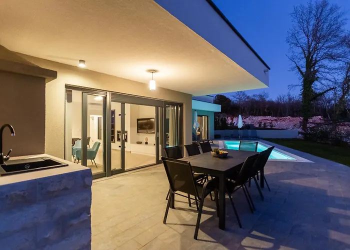 Tomaso Paradise Villa