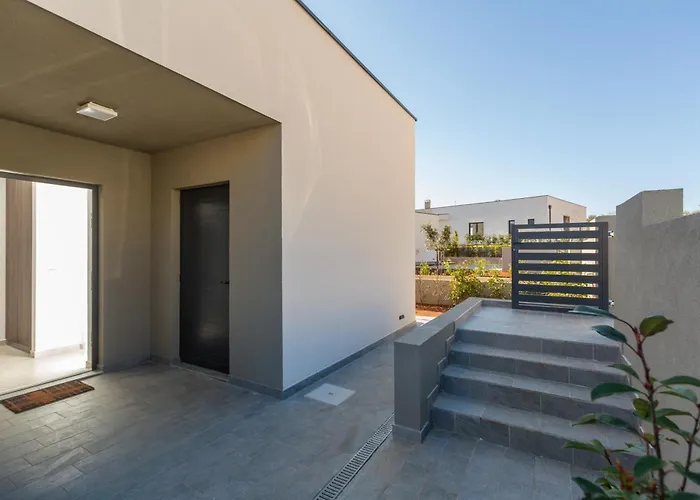 Tomaso Paradise Villa