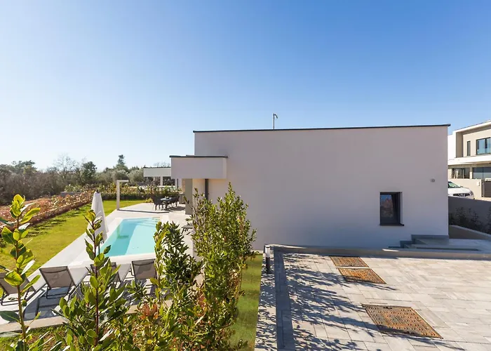 Tomaso Paradise Krnica