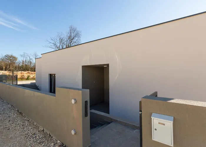 Tomaso Paradise Krnica